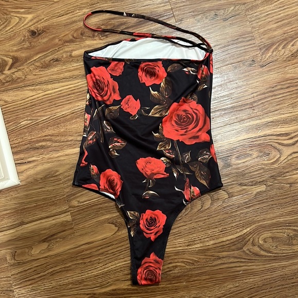 Top - Picture 2 of 2